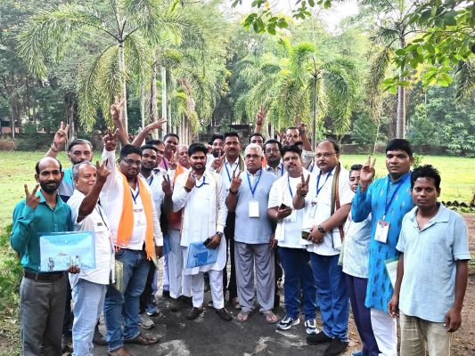 मतगणना से पहले खड़गपुर पहुंचे दिलीप घोष, समर्थकों में उत्साह