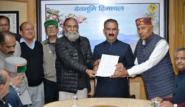 पेंशनरों की मांगों पर सहानुभूतिपूर्वक विचार होगा: सुक्खू