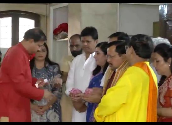 बंगाल की प्रचण्ड जीत के बाद दिल्ली के कालीबाड़ी मंदिर पहुंचे भाजपा अध्यक्ष