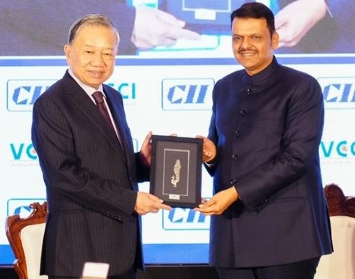 मुंबई में आयोजित बिजनेस फोरम में वियतनाम के राष्ट्रपति तो लाम ने वैश्विक आपूर्ति श्रृंखला में भारत-वियतनाम की भूमिका पर जोर दिया।