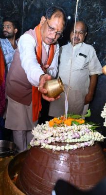 मुख्यमंत्री साय ने हाटकेश्वर महादेव मंदिर में पूजा-अर्चना कर प्रदेशवासियों के सुख समृद्धि की कामना की