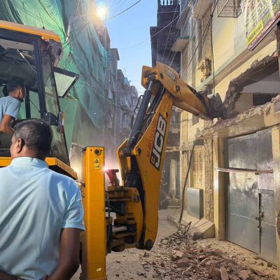 तिलजला अग्निकांड के बाद बड़ी कार्रवाई, प्रगति मैदान दमकल केंद्र के प्रभारी अधिकारी निलंबित