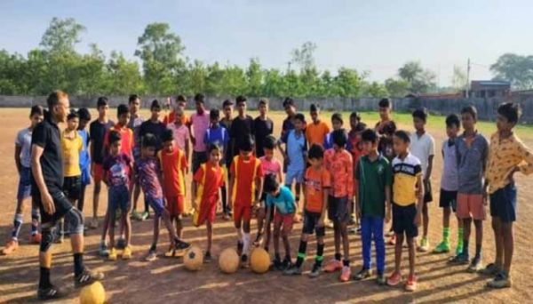 बस्तर में ग्रीष्मकालीन खेल प्रशिक्षण शिविर में प्रतिभाओं को तराशने का चल रहा अभियान