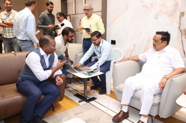 सूरत में जनगणना अभियान की शुरुआत, केंद्रीयमंत्री सीआर पाटिल ने परिवार सहित दी जानकारी