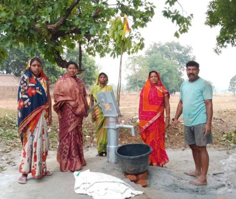 जशपुर के सेंदरीमुंडा के बैशाखूपारा में हैंडपंप खनन से ग्रामीणों को मिली स्वच्छ पेयजल