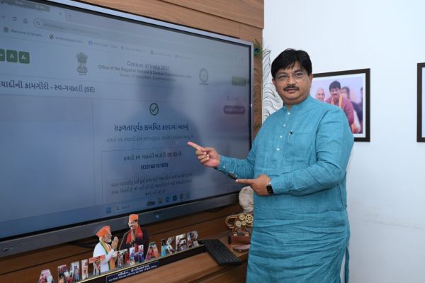 जनगणना 2027: गुजरात में स्व-गणना प्रक्रिया पूरी करने वाले पहले लोगों में मंत्री और विधायक शामिल हैं