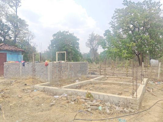 एक साल से अधूरे पड़े कमार जनजाति के आवास, बारिश से पहले बढ़ी चिंता
