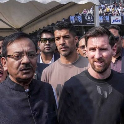 लियोनेल मेसी कार्यक्रम को लेकर सतद्रु ने पूर्व मंत्री अरूप विश्वास समेत चार लोगों के खिलाफ शिकायत दर्ज कराई
