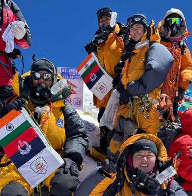 बीएसएफ की महिला सदस्यों ने हीरक जयंती के उपलक्ष्य में माउंट एवरेस्ट फतह किया; अमित शाह ने 'नारी शक्ति' की प्रशंसा की।