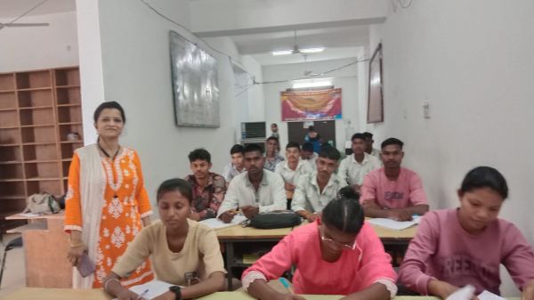 अग्निवीर भर्ती की तैयारी कर रहे युवाओं को मिल रही निशुल्क कोचिंग