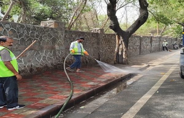 एमसीडी ने दिल्ली में &ldquo;धूल मुक्त सड़क&rdquo; एवं विशेष स्वच्छता अभियान किया तेज