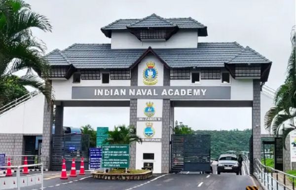'स्प्रिंग टर्म' पासिंग आउट परेड की मेजबानी के लिए भारतीय नौसेना अकादमी तैयार