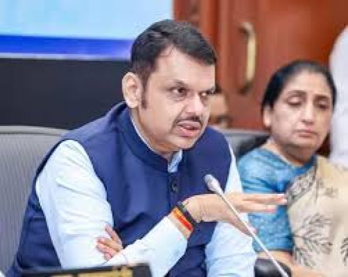 पेट्रोल, डीज़ल की कालाबाजारी का शक, जांच जारी : देवेंद्र फडणवीस