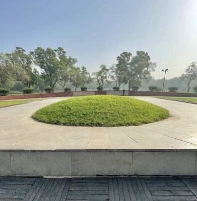 प्रधानमंत्री मोदी ने नेहरू की 62वीं पुण्यतिथि पर उन्हें श्रद्धांजलि दी