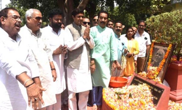 आधुनिक भारत के निर्माता थे जवाहर लाल नेहरू : उज्ज्वल रमण सिंह