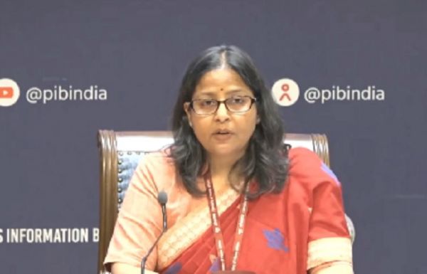 सरकार का दावा- देश में पेट्रोल-डीजल, एलपीजी, नैचुरल गैस और कच्चे तेल का पर्याप्त स्टॉक