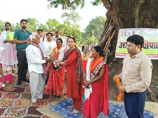 बलरामपुर : मदगुरी में आवास जन चौपाल आयोजित