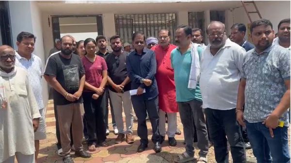 सराफा व्यवसायी की हत्या मामले में परिजनों संग अमित जोगी ने कलेक्टर को सौपा ज्ञापन, सीबीआई जांच की मांग