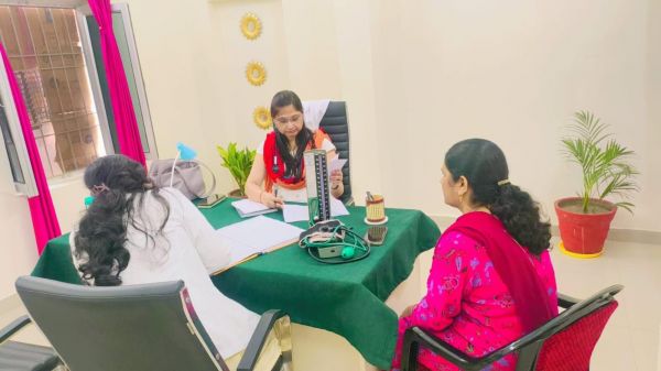 आयुष आपके द्वार योजना के तहत अयोध्या कैंट में शुरू हुई होम्योपैथिक ओपीडी
