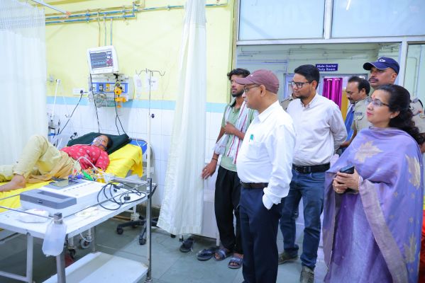 आयुक्त ने चारधाम यात्रा और मानसून को देखते हुए बेस अस्पताल में तैयारियों का लिया जायज़ा