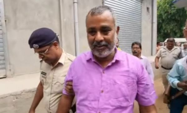 तृणमूल नेता शंकर चक्रवर्ती गिरफ्तार, विश्वविद्यालय की जमीन कब्जाने का आरोप