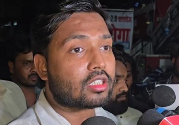 खान सर के खिलाफ हत्या की कोशिश और आर्म्स एक्ट में मामला दर्ज, पुलिस की जांच जारी