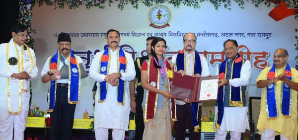 नई पीढ़ी को डिजिटल एडिक्शन और पॉपकॉर्न स्टेटस से बाहर निकलने की जरूरत : रमेन डेका