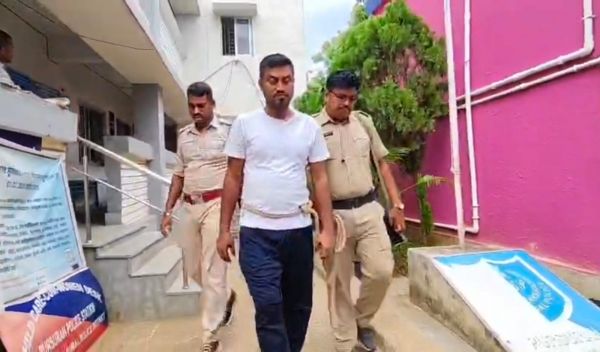 पुरशुड़ा के श्रीरामपुर क्षेत्र के तृणमूल अध्यक्ष मफिजुल मंडल गिरफ्तार