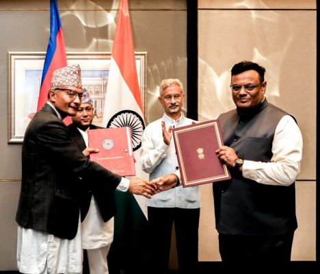 विदेश मंत्री एस. जयशंकर ने नेपाल को 72 स्वास्थ्य सुविधाएं और 12 विरासत परियोजनाएं सौंपीं।
