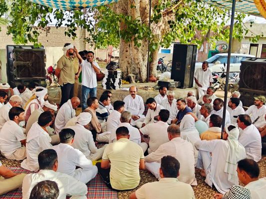 फतेहाबाद :मुआवजे की मांग को लेकर चल रहा किसानों का अनिश्चितकालीन धरना समाप्त