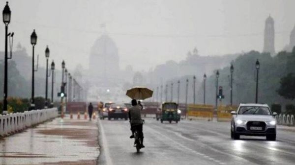 देश भर में अगले कुछ दिनों में हल्की से सामान्य वर्षा और तेज हवा के साथ आंधी का अनुमान
