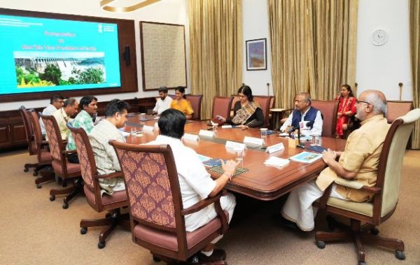 नदी जोड़ो परियोजनाओं में धन नहीं, सोच सबसे बड़ी चुनौती : उपराष्ट्रपति