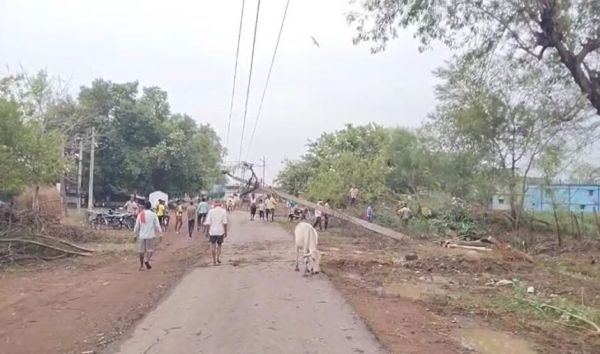 छत्तीसगढ़ में आंधी-तूफान और मूसलाधार बारिश से जनजीवन प्रभावित, बिजली गिरने से उप सरपंच समेत 3 की मौत