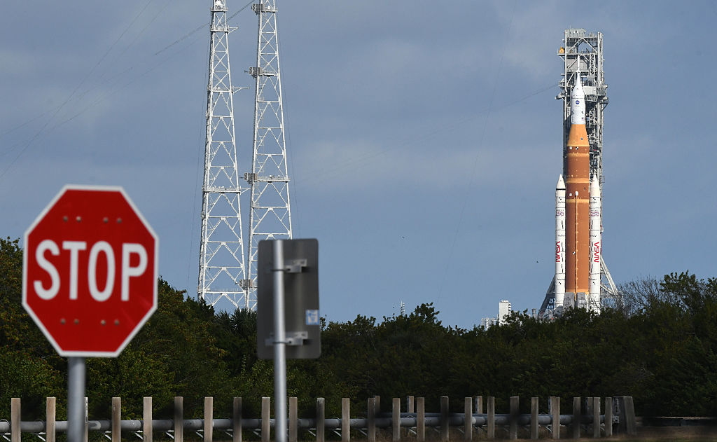 तरल हाइड्रोजन रिसाव के कारण नासा का आर्टेमिस 2 मिशन मार्च तक स्थगित