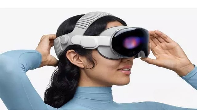 Apple के सस्ते और हल्के Vision Pro का इंतजार लंबा, 2028 तक लॉन्च की संभावना  