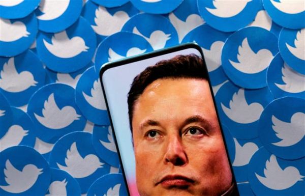 Twitter tells employees there are no plans for layoffs after Elon Musk’s acquisition