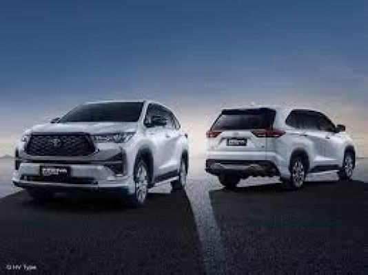 Toyota Innova Hycross भारत में लॉन्च होने के लिए तैयार! 