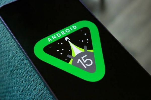 Android 15 में मिलेगा कमाल का फीचर, बिना चार्जर के फोन होगा चार्ज 