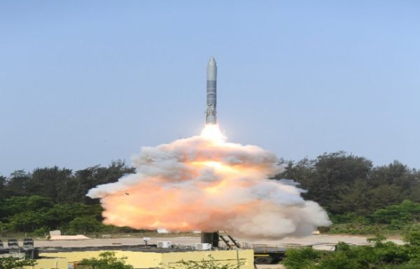 सुपरसोनिक मिसाइल 'स्मार्ट' प्रणाली का उड़ान परीक्षण