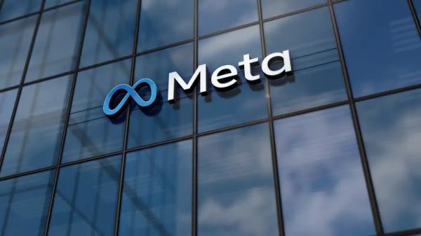 Meta की सुपरइंटेलिजेंस रेस में बड़ी चाल: टैलेंट के लिए अरबों खर्च