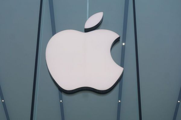 एप्पल के टर्नस युग से हार्डवेयर पर नए सिरे से ध्यान केंद्रित करने और एआई विकास को गति देने का संकेत मिलता है।