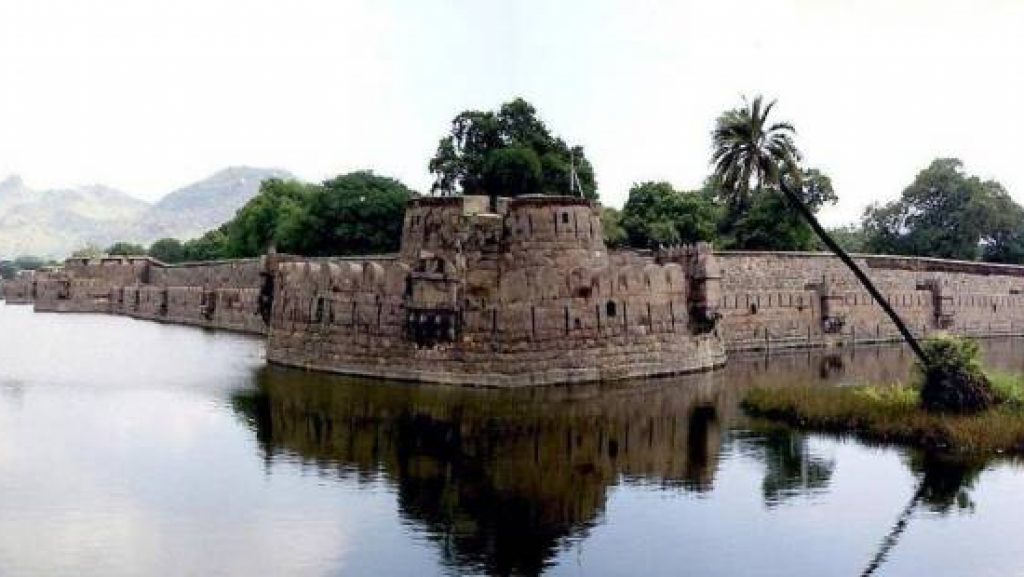वेल्लोर किला