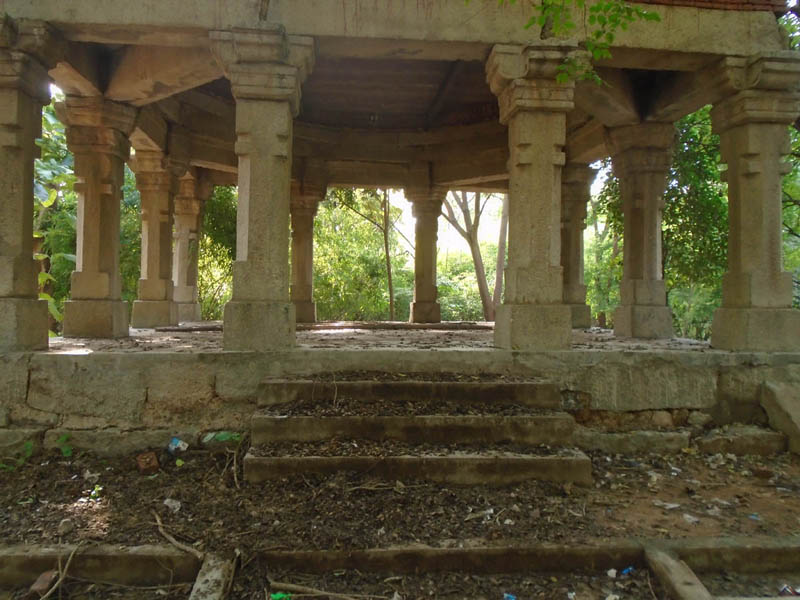 हमीरपुर में चंदेल काल की बैठकों में छिपा है पुरा वैभव का इतिहास
