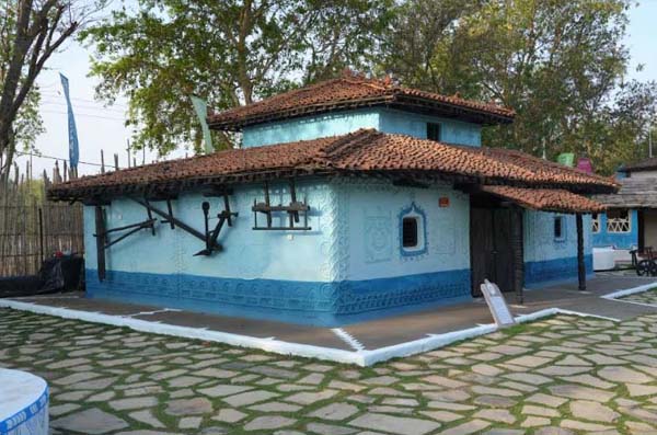 खजुराहो में जनजातीय गांव पर्यटकों के लिए बना आकर्षण का केंद्र