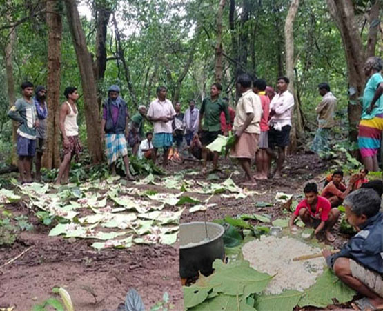 दंडामी माडिया समाज में जेल गए  या पुलिस ने थप्पड़ भी मारा ताे उसे समाज से बहिष्कृत करने की है परंपरा