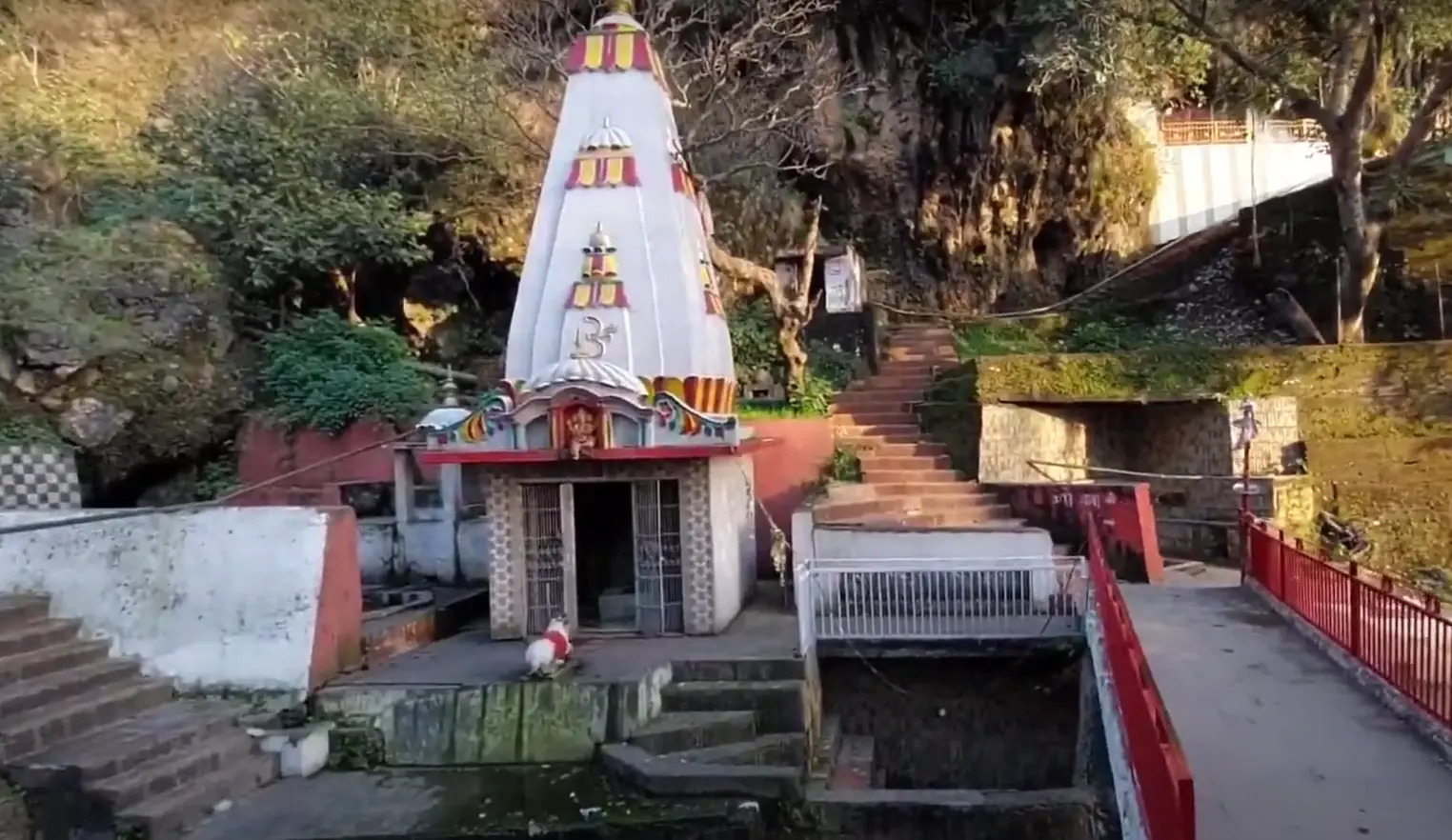 कन्या पूजन का महत्व: भूमिका मंदिर और उसकी धार्मिक मान्यता