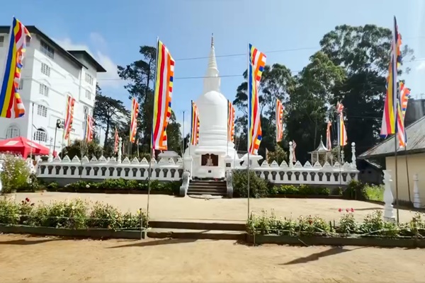 श्रीलंका में पूरे द्वीप में पवित्र वेसाक पोया उत्सव मनाया गया