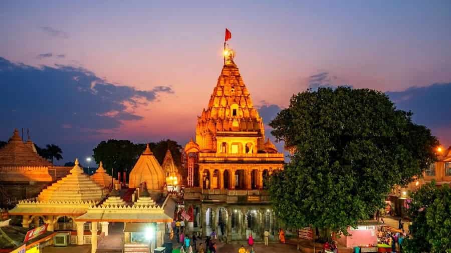 महाकालेश्वर मंदिर में श्रद्धा का सैलाब: 7 दिनों में 11 लाख से अधिक भक्तों ने किए दर्शन, भस्म आरती के लिए उमड़ा जनसैलाब