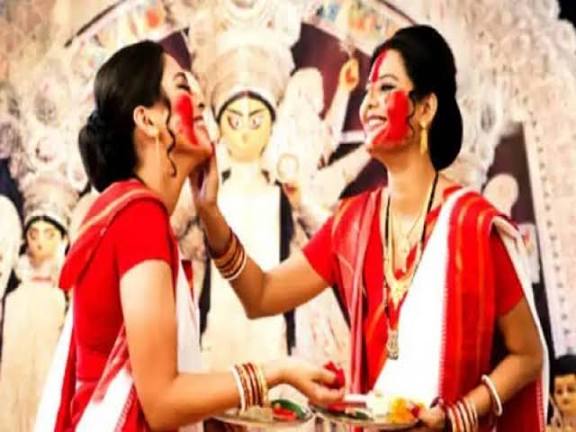 दशमी पर बंगाल की खास परंपरा - "सिंदूर खेला"