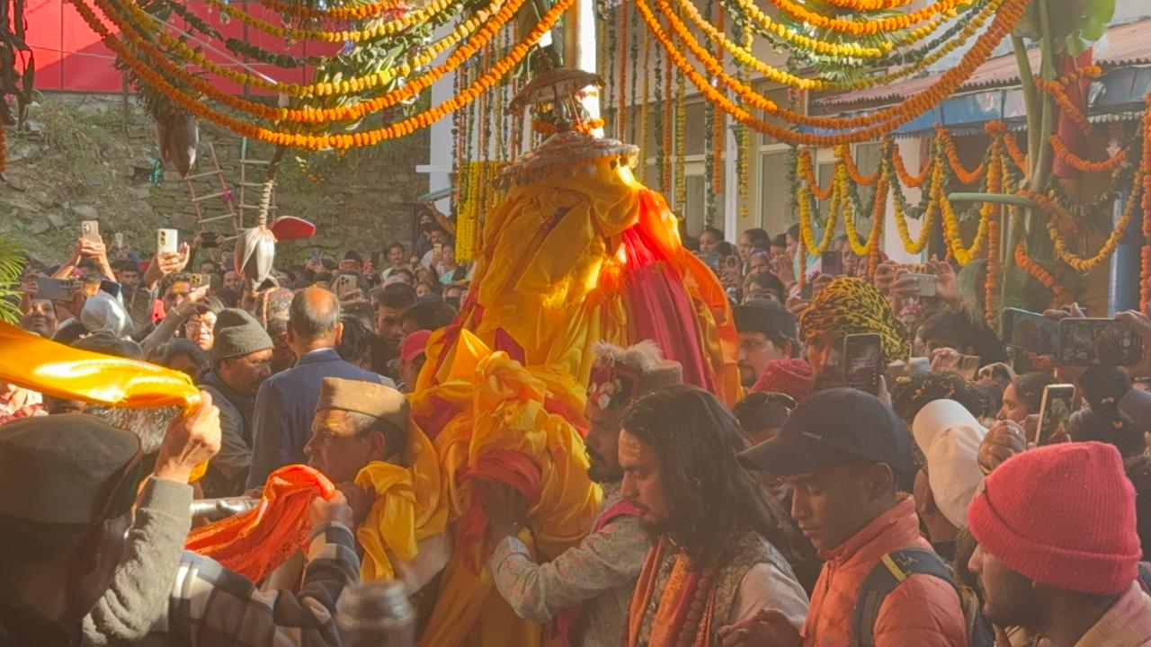 भगवान ओंकारेश्वर मंदिर में विराजमान हुए द्वितीय केदार मदमहेश्वर